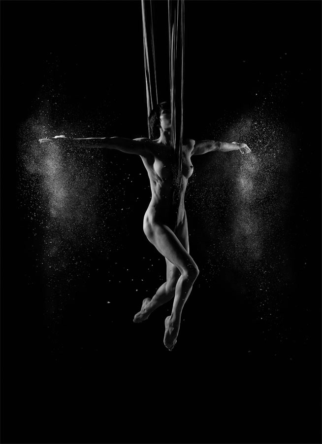 Mariya Andriichuk. Rising. Limited Edition 1 of 20. 60 X 90 cm © Art Market Magazine