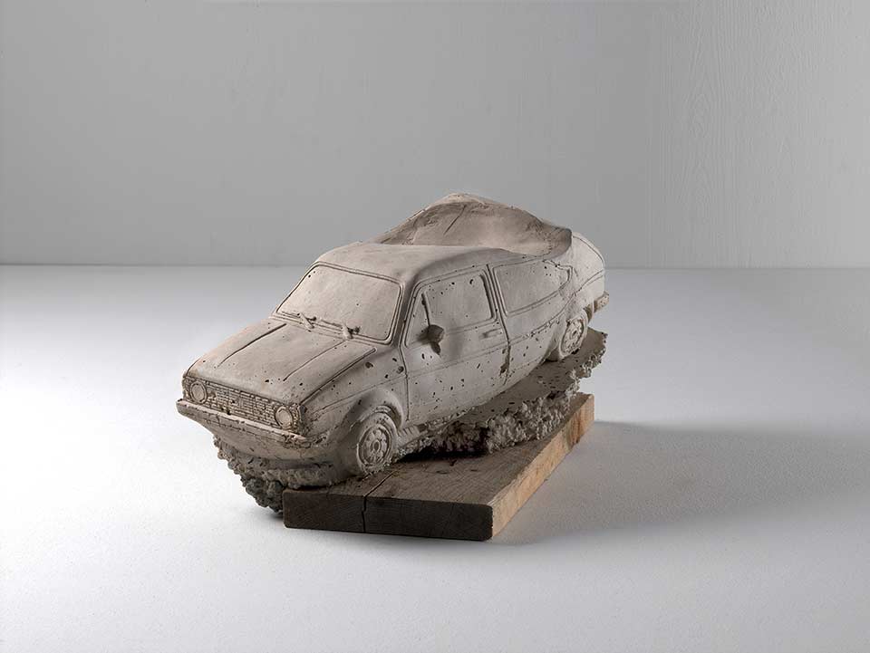 Car I Concrete. (Concrete Sculptures). 2022
concrete, wood. 28 x 37 x 56 cm
Erwin Wurm © All rights reserved. 