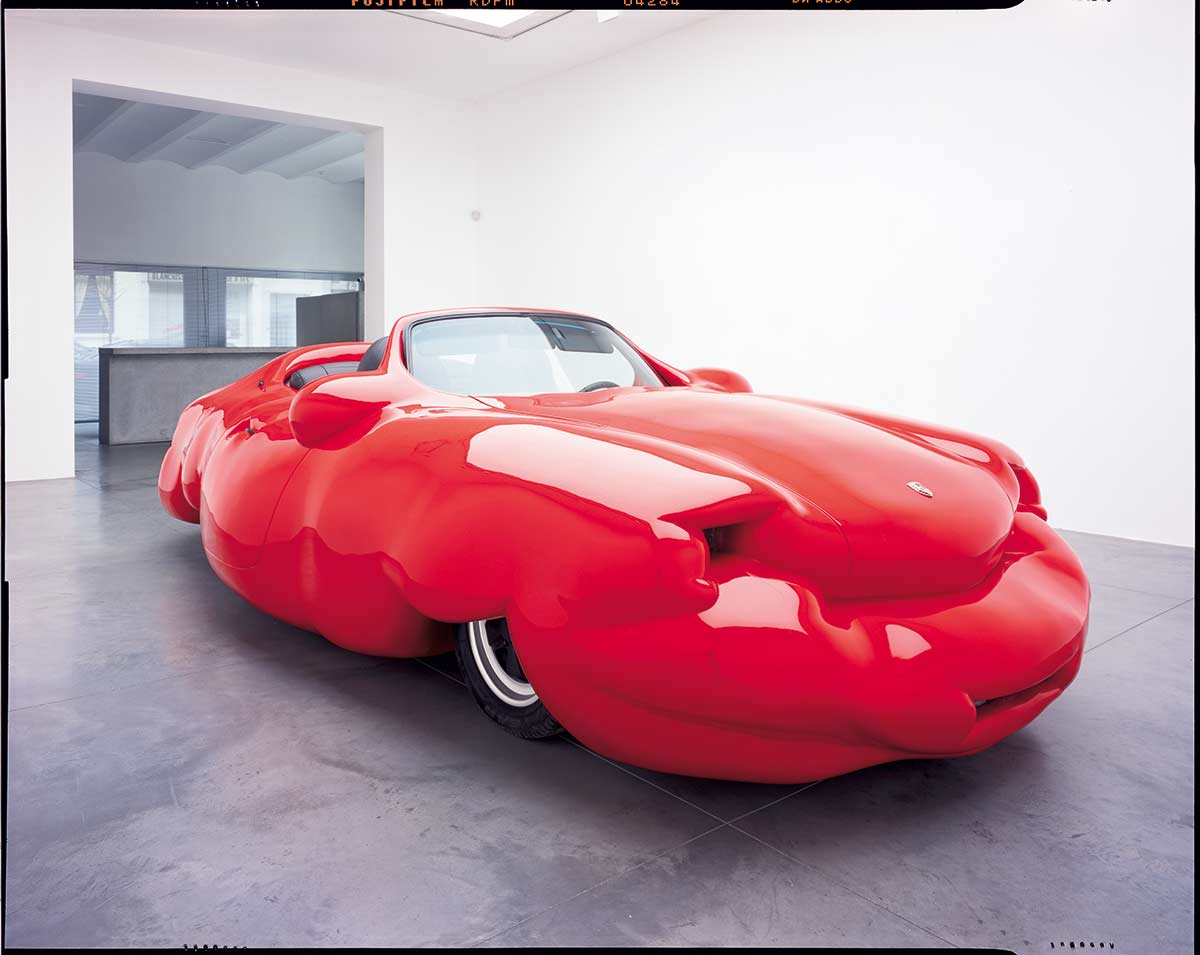 Fat convertible
Mixed media. 130 x 469 x 239 cm. 2005
Photo credit Vincent Everharts
Erwin Wurm © All rights reserved.