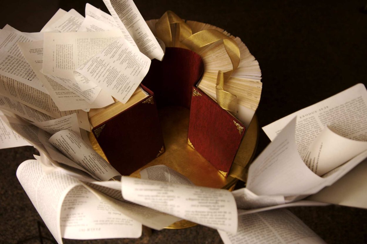 3-In Gods We Trust-back © All rights reserved. 