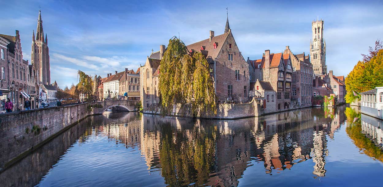 Visit Bruges ©JanDHondt (verplichtvermelden) 1502 rozenhoedkaai panorama 2015